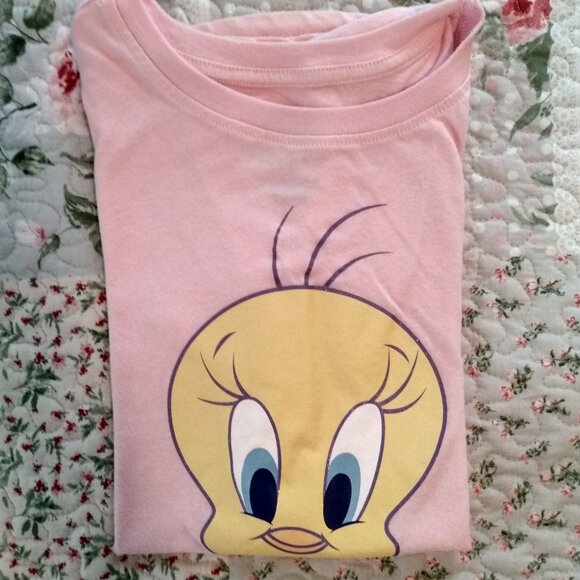 Tweety tee, sz med, juniors - Picture 1 of 5